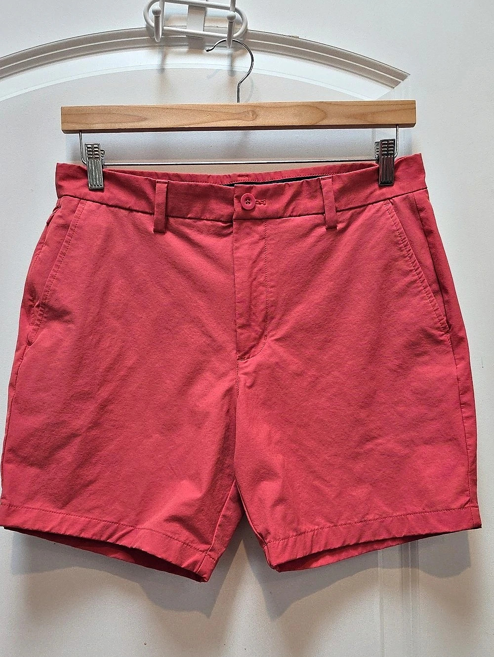 vineyard vines On-The-Go Short Hybrid Shorts in Pink Waist 32 Like New